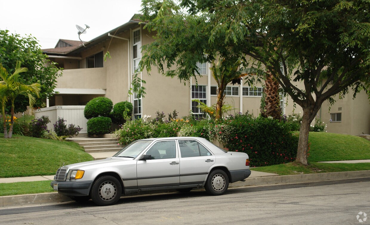 Building Photo - 376 Cliff Dr