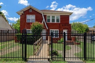 Building Photo - 3004 Isabella St