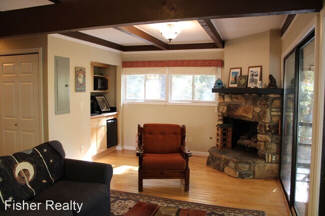 Building Photo - 3 br, 2 bath House - 55 Elseetos Drive