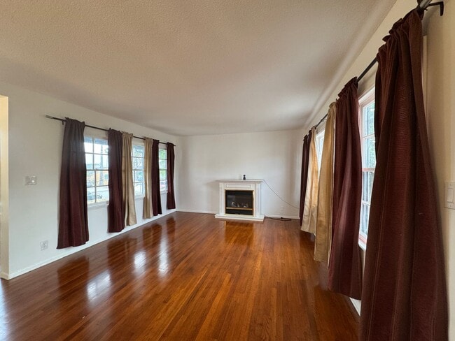 Foto del edificio - Beautiful 3bd 2ba