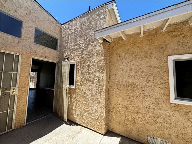Foto del edificio - 16209 Juniper St