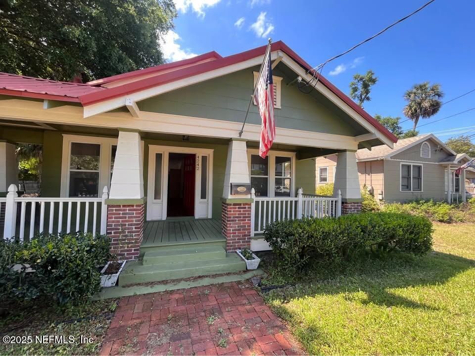 Primary Photo - 4242 Irvington Ave