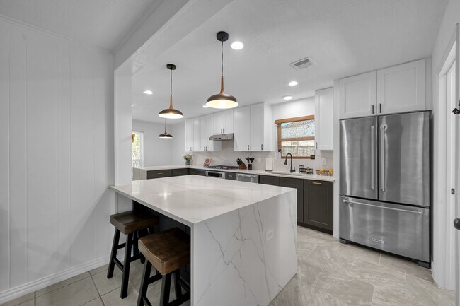 Foto del edificio - 28926 Twisted Oak Dr