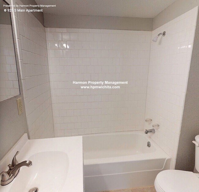 Foto del edificio - 925 S Main St