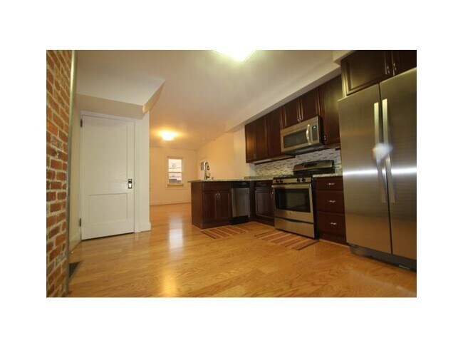 kitchen looking toward living room& entrance - 3352 Spring Way