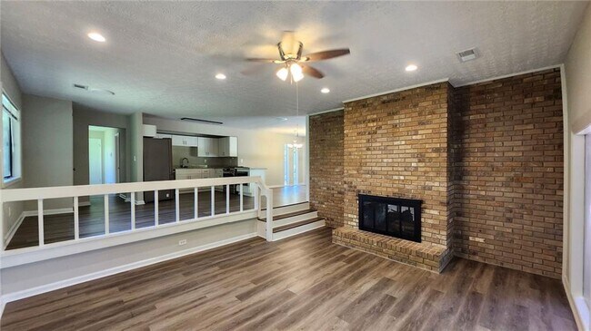 Building Photo - 1693 Briarbend Ct