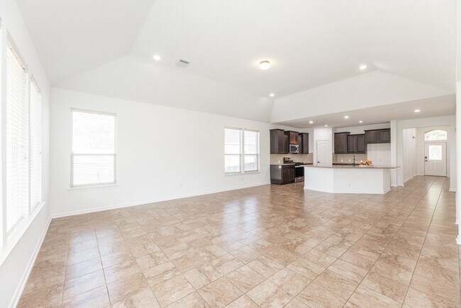 Building Photo - 26306 Julia Manor Dr