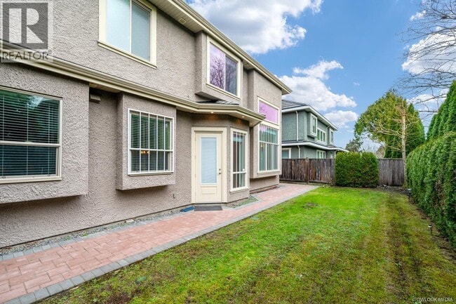Building Photo - 5500 Chemainus Dr