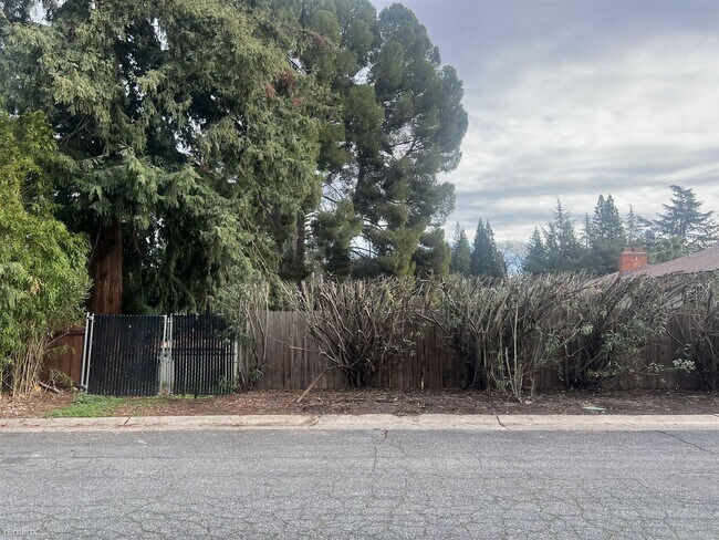 Building Photo - 3 br, 2 bath House - 7847 Olympic Way