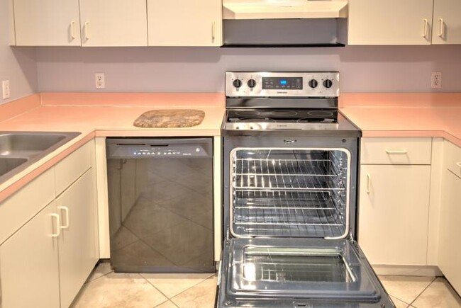 Foto del edificio - 2833 SW Pierson Rd
