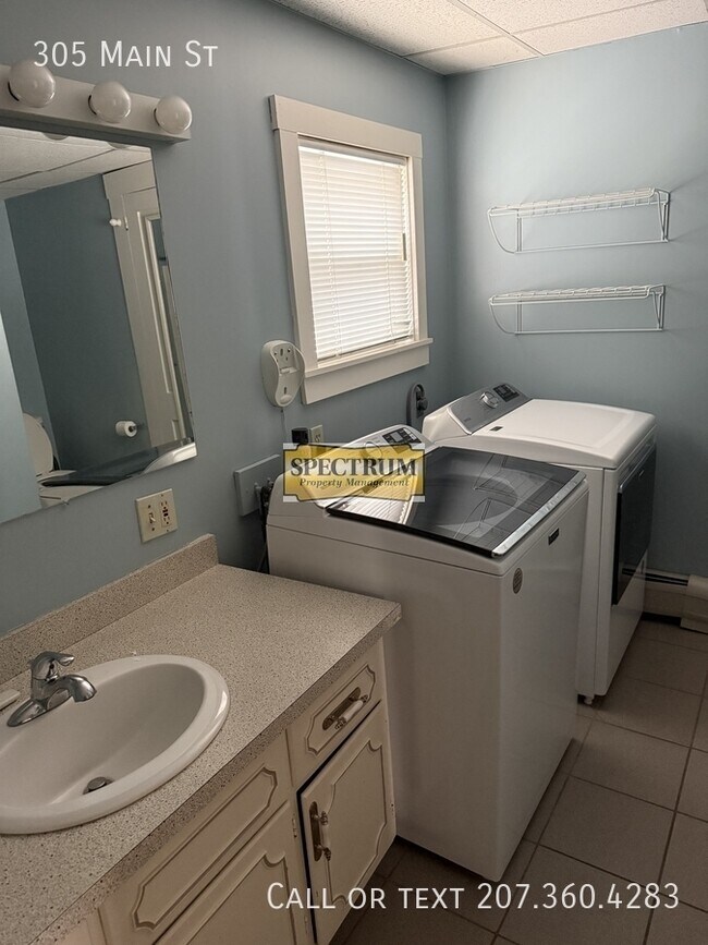 Foto del edificio - 305 Upper Main St