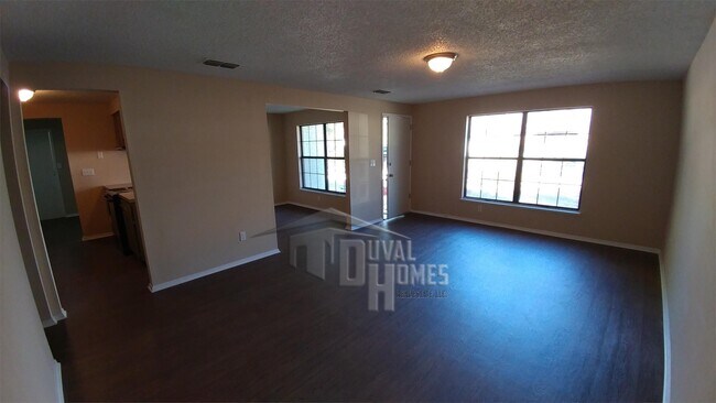 Foto del edificio - 2620 Kenwood Dr W