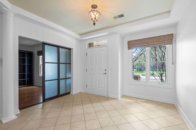 Foto del edificio - 1813 Admiral Ct