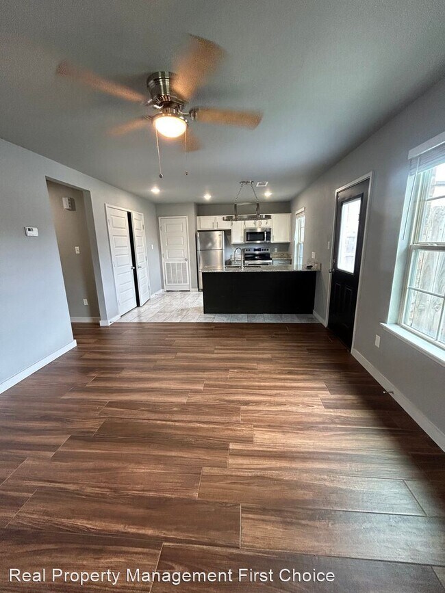 Foto del edificio - 2 br, 2 bath House - 411 S 18th St. Unit B