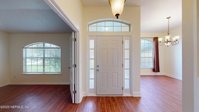 Building Photo - 440 Crescent Pond Dr