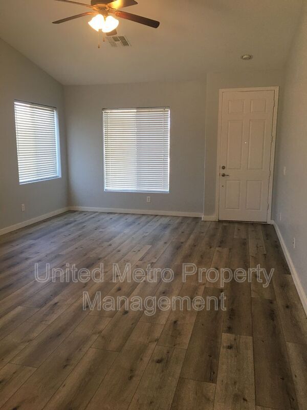 Foto del edificio - 7953 N Music Mountain Ln