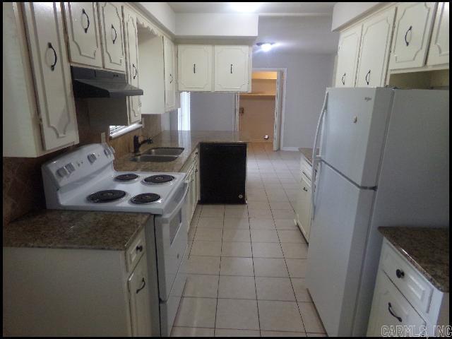 Foto del edificio - 6904 Dahlia Dr