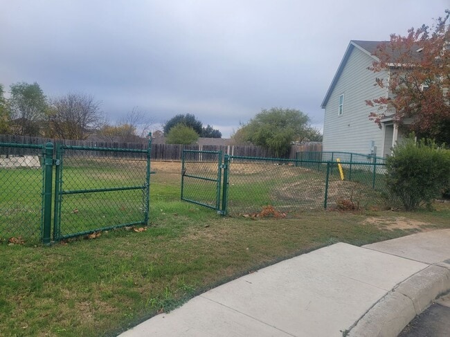 Foto del edificio - 11311 Babcock Bnd