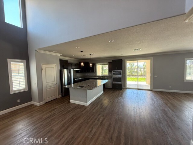 Building Photo - 30545 Green Vista Dr