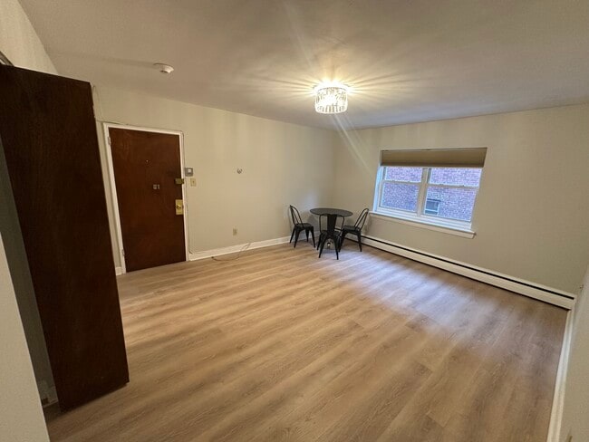 Photo - 63 Selkirk Rd Apartment