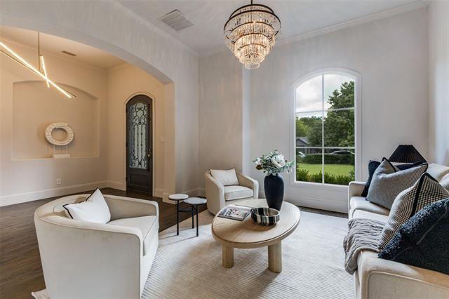 Foto del edificio - 8647 Wingate Dr