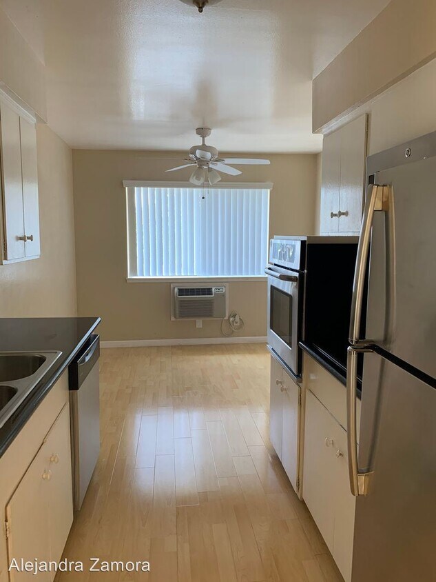 Foto principal - 642 Kirkland Dr