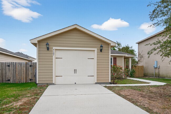 Building Photo - 4107 Pedernales River Ln