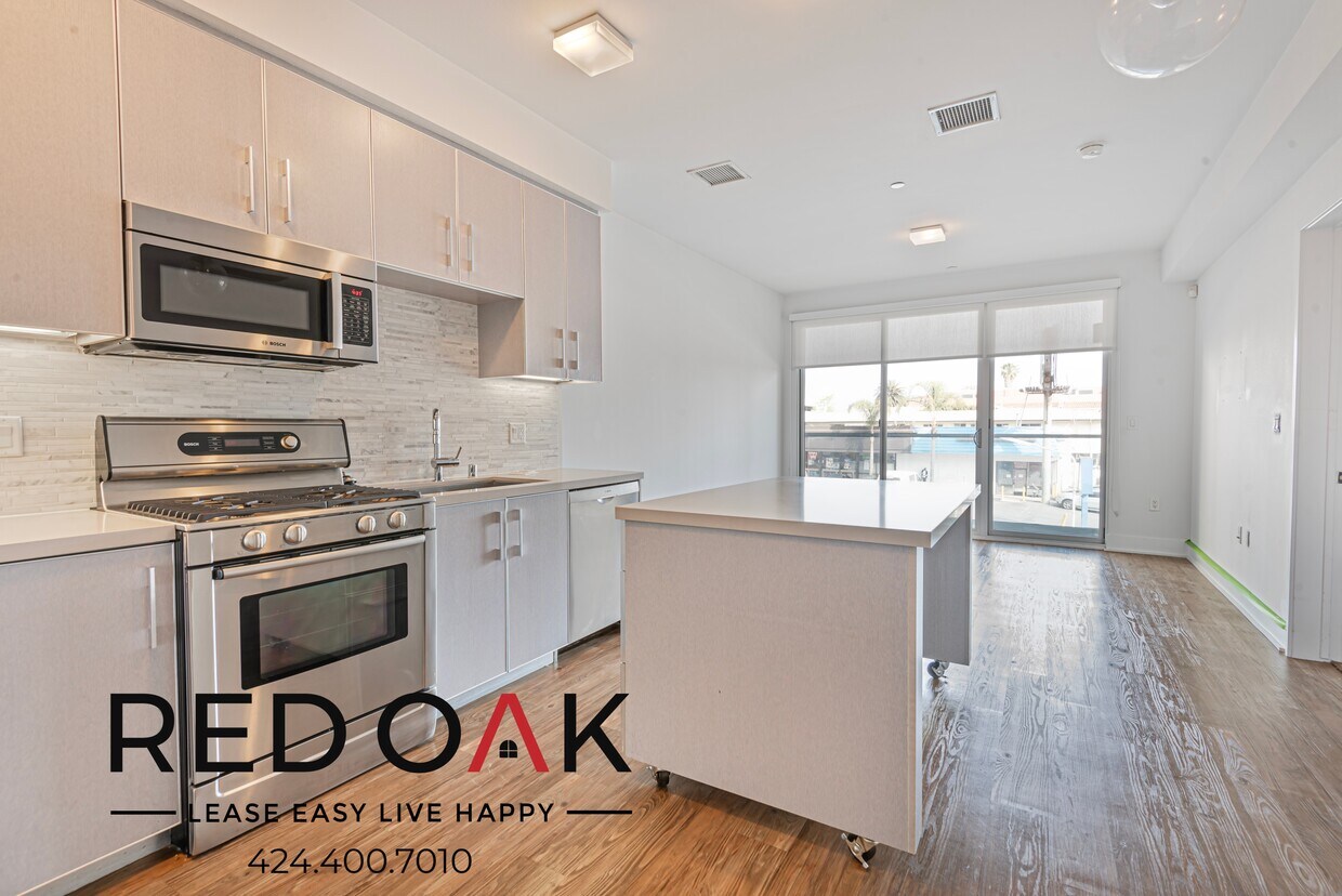 Foto principal - 1168 S Barrington Ave