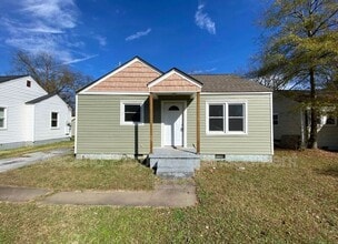 Building Photo - 4909 Cameron Ln