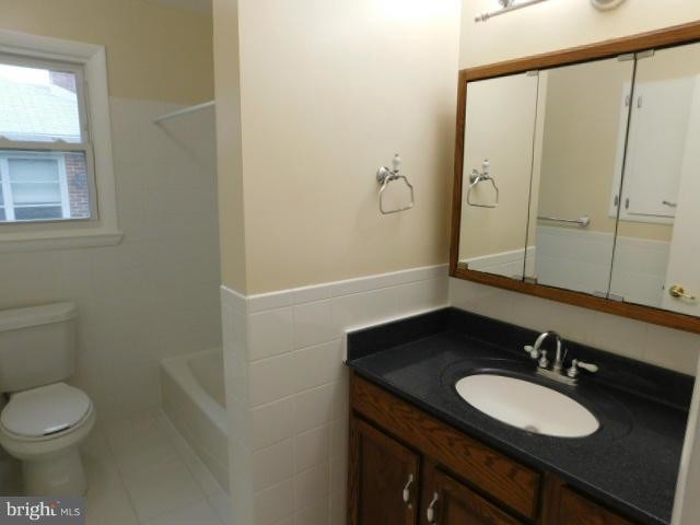 Foto del edificio - 2025 Forest Hill Dr