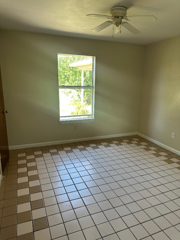 Building Photo - 485 Woodland Dr