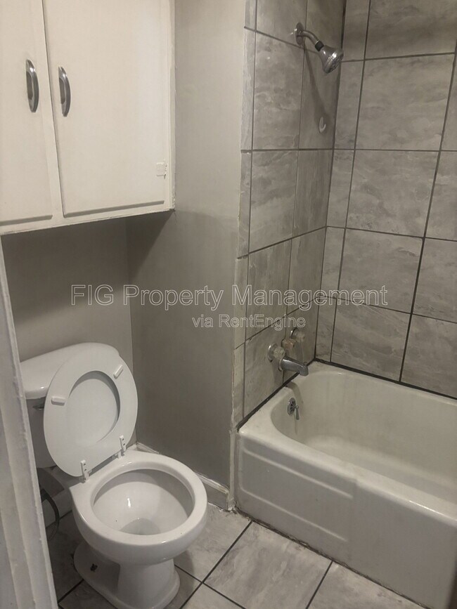 Foto del edificio - 425 W G St