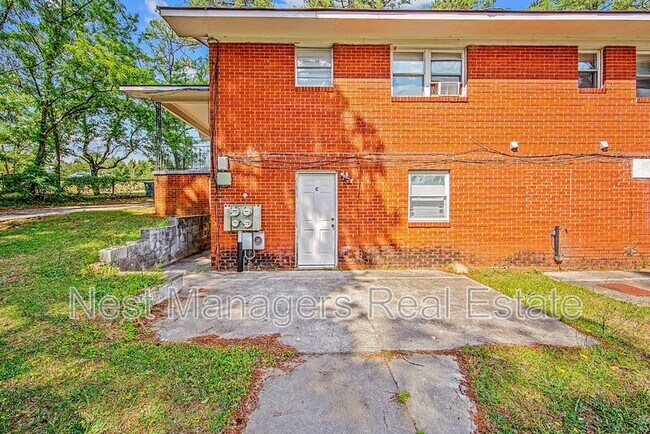 Building Photo - 4305 Rosehill Rd