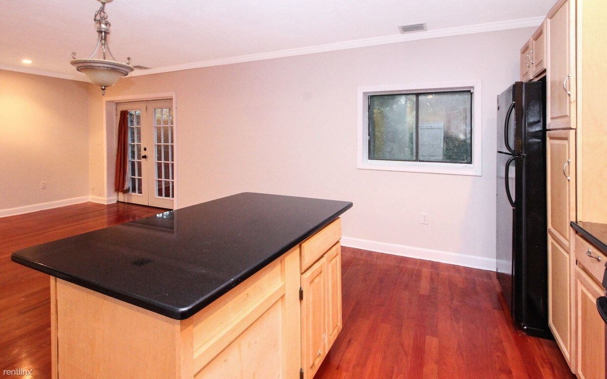 Primary Photo - 2 br, 1 bath Apartment - 94 Florida St # 3
