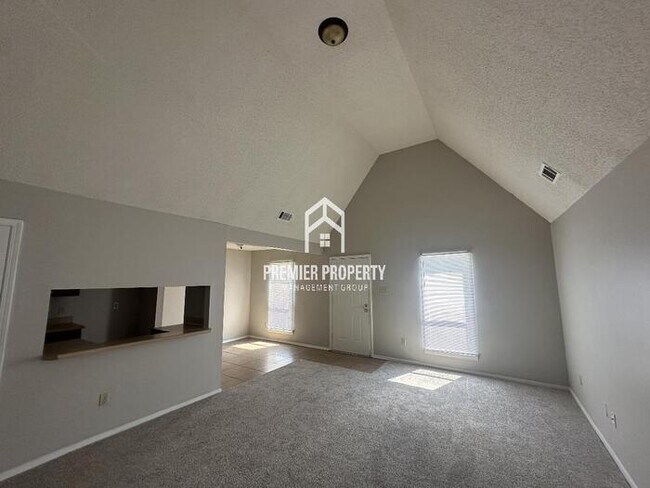Building Photo - 2245 Birken Dr