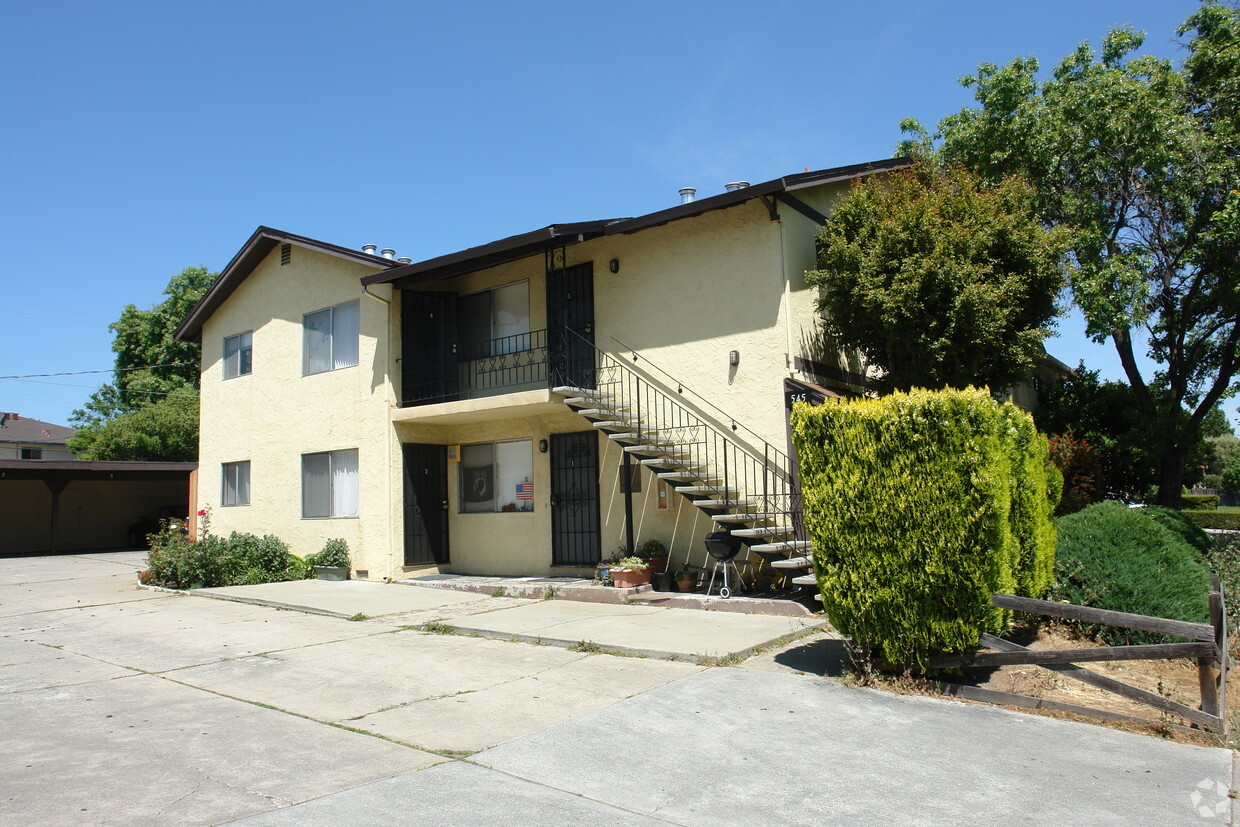 Primary Photo - 545 Northlake Dr