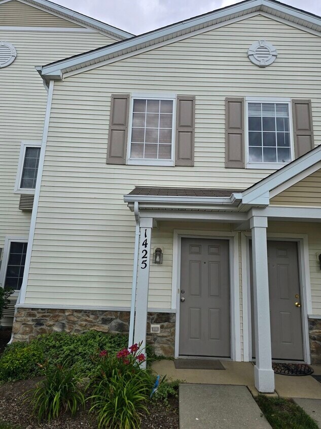 Primary Photo - 1425 Silverstone Dr