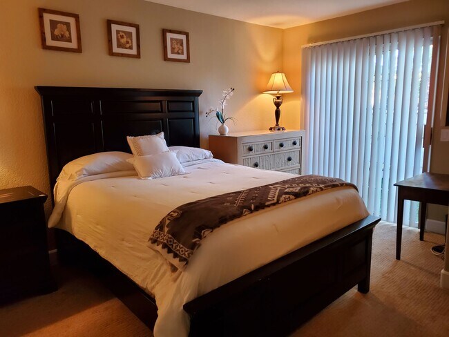 Room for Rent - 2199 Amorosa Gln