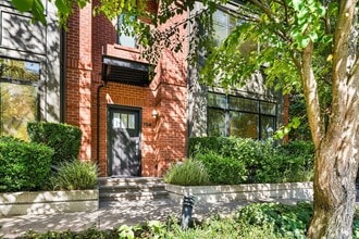 Building Photo - 10410 NE 12th St