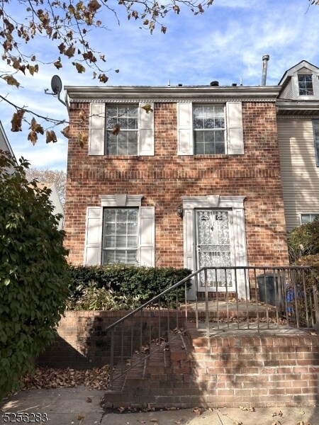Primary Photo - 67 Boston St