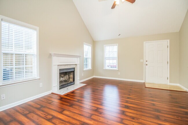 Building Photo - 1856 Lakewood Village Dr