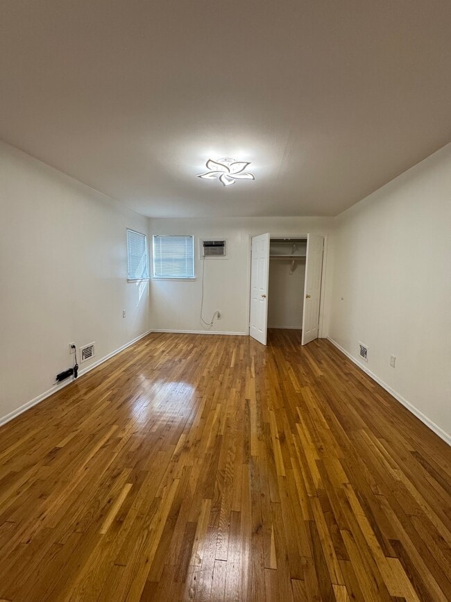 Building Photo - 1206 Rockland Ave