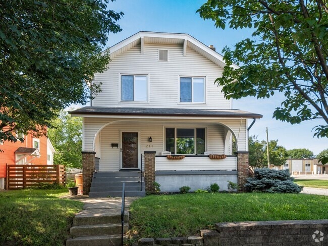 Building Photo - 211 E Jenkins Ave