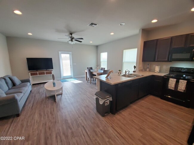 Building Photo - 5764 Callaway Cir