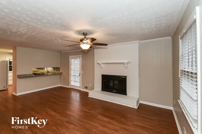 Building Photo - 1711 E Kellogg Cir