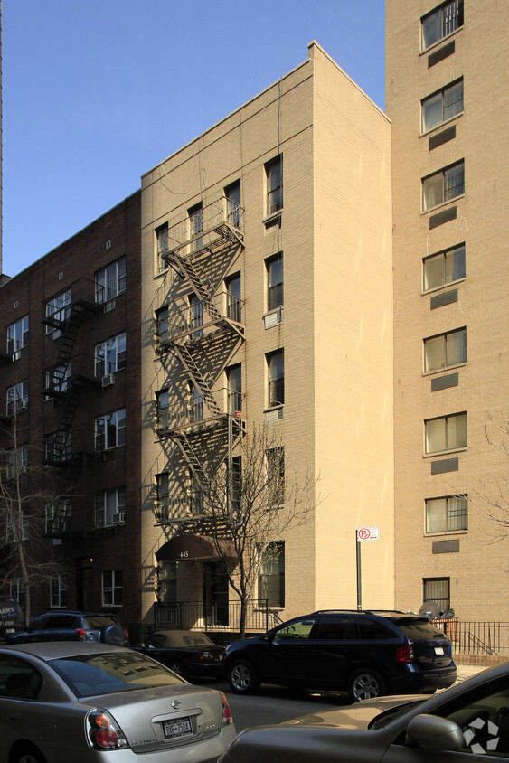 Foto principal - 445 E 83rd St