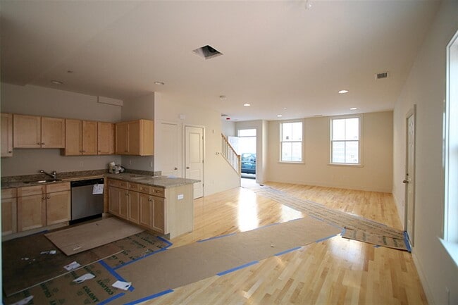 Building Photo - 42 Lopez Ave