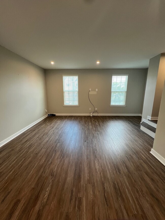 Building Photo - 103 Freedom Way