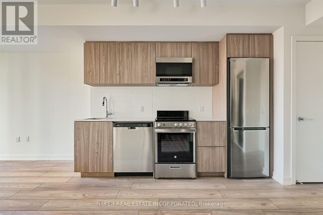 Building Photo - 223 Redpath Ave