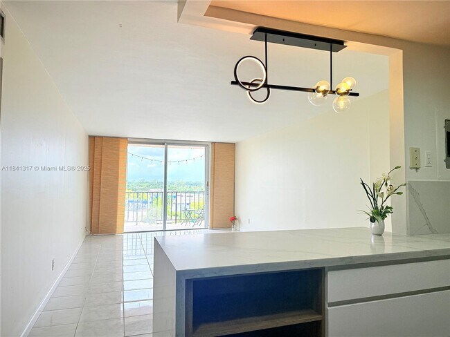Foto del edificio - 1465 NE 123rd St